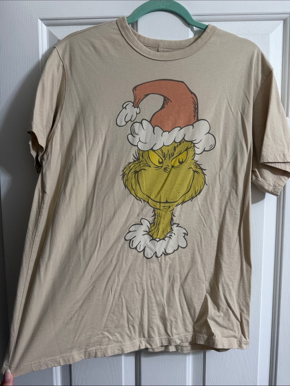 American Eagle Tan Ginch Christmas Graphic Short Sleeve T Shirt Size Large
